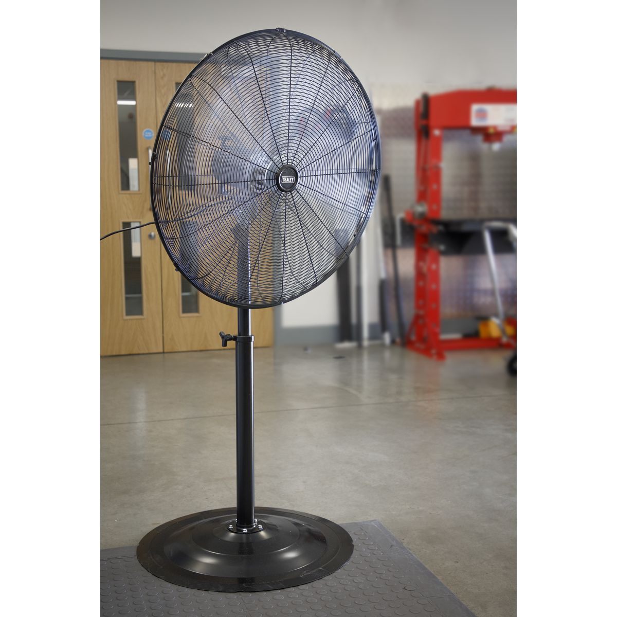 Sealey Industrial High Velocity Oscillating Pedestal Fan 30" 230V - Image 5