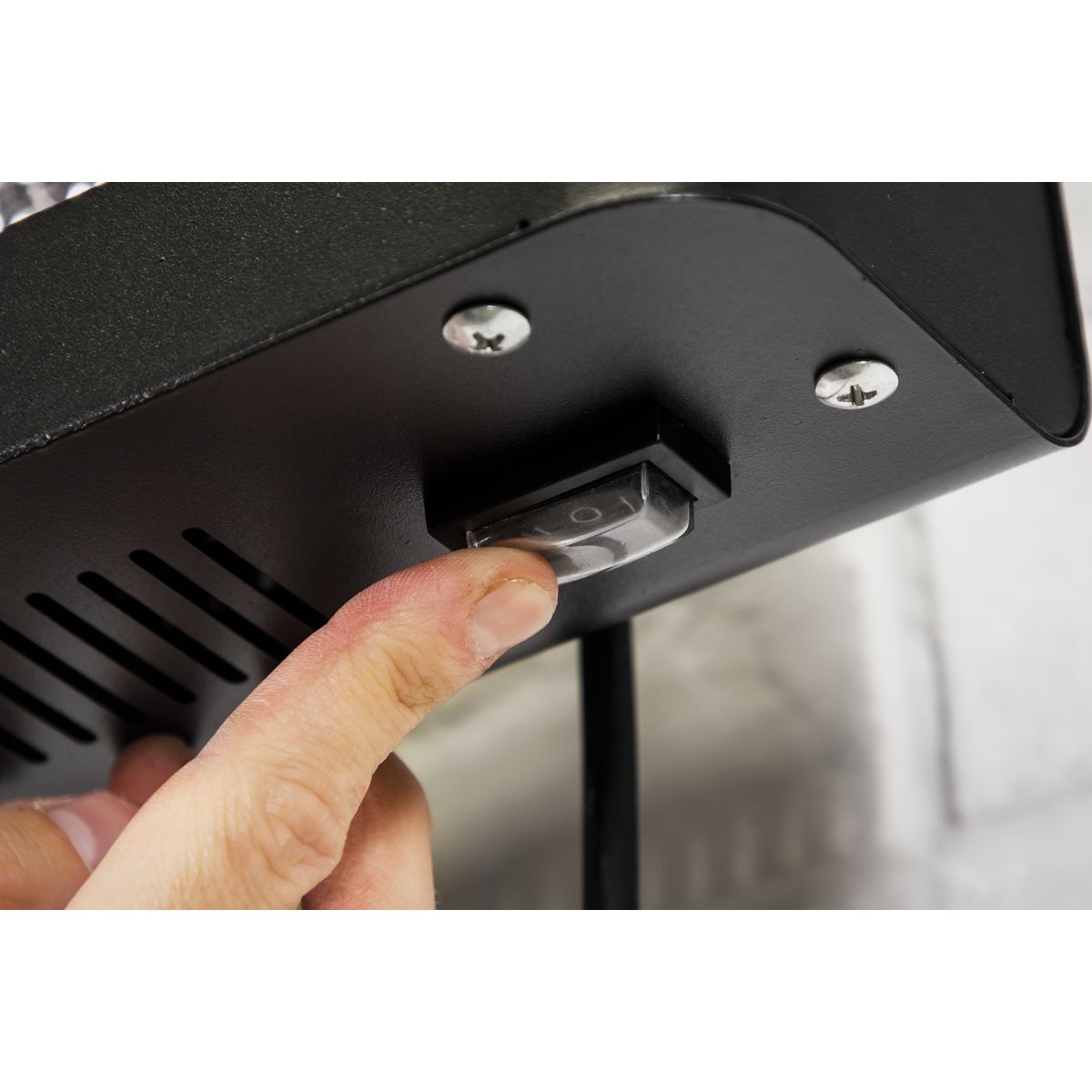 Sealey Wall Mounting Infrared Quartz Heater 1.2W/230V - Image 4