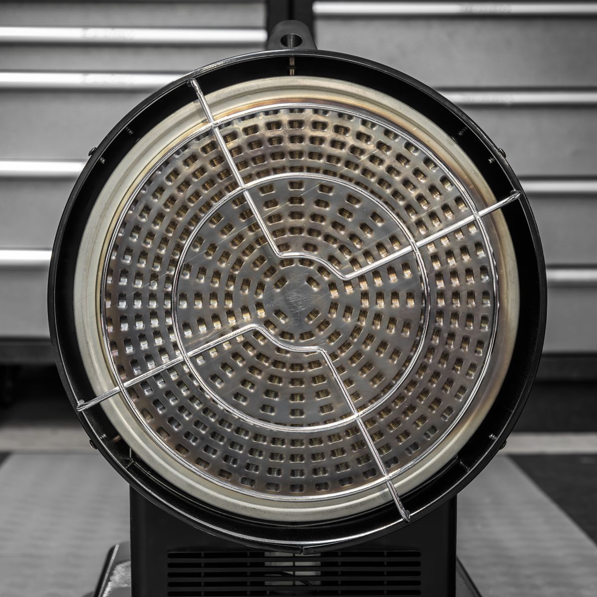 Sealey Space Warmer Infrared Paraffin/Kerosene/Diesel Heater 70,000Btu/hr - Image 4