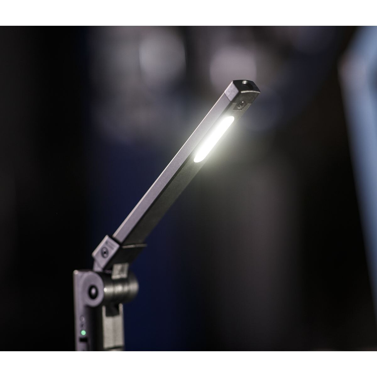 Sealey Rechargeable Aluminium Folding Pocket Light 2 COB & 1 SMD LED - Image 5