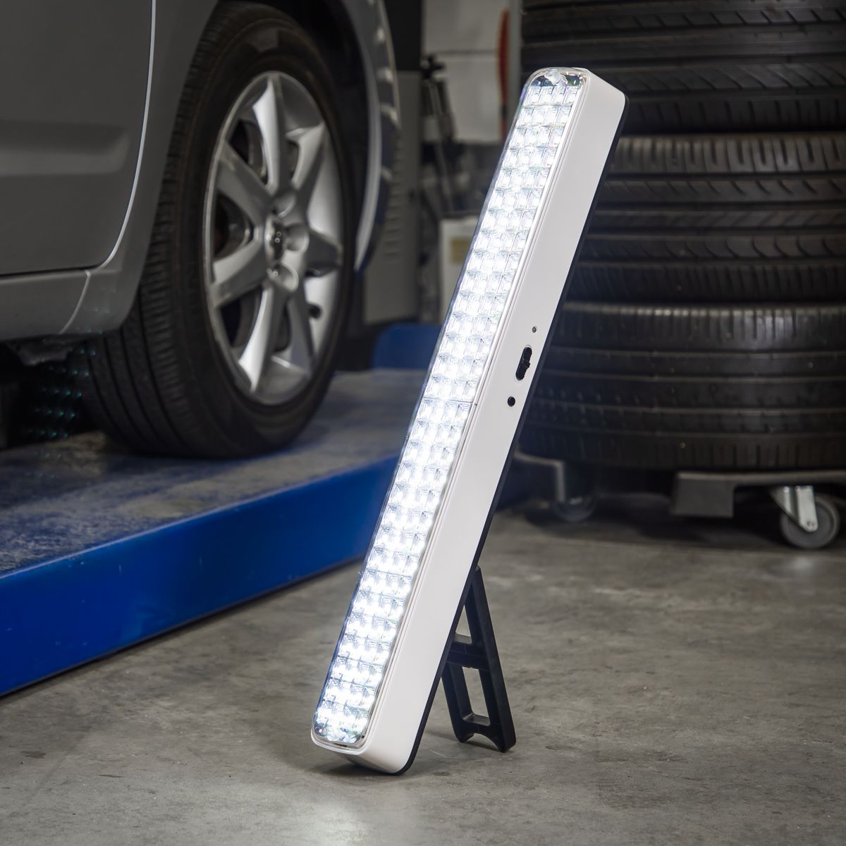 Sealey Rechargeable Emergency Floodlight 5W SMD LED - Image 7