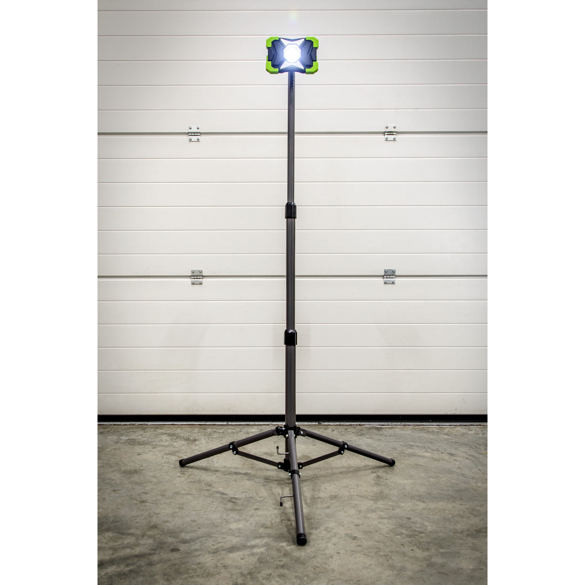 Sealey Portable Floodlight & Telescopic Tripod 15W COB LED LED1500PBKIT