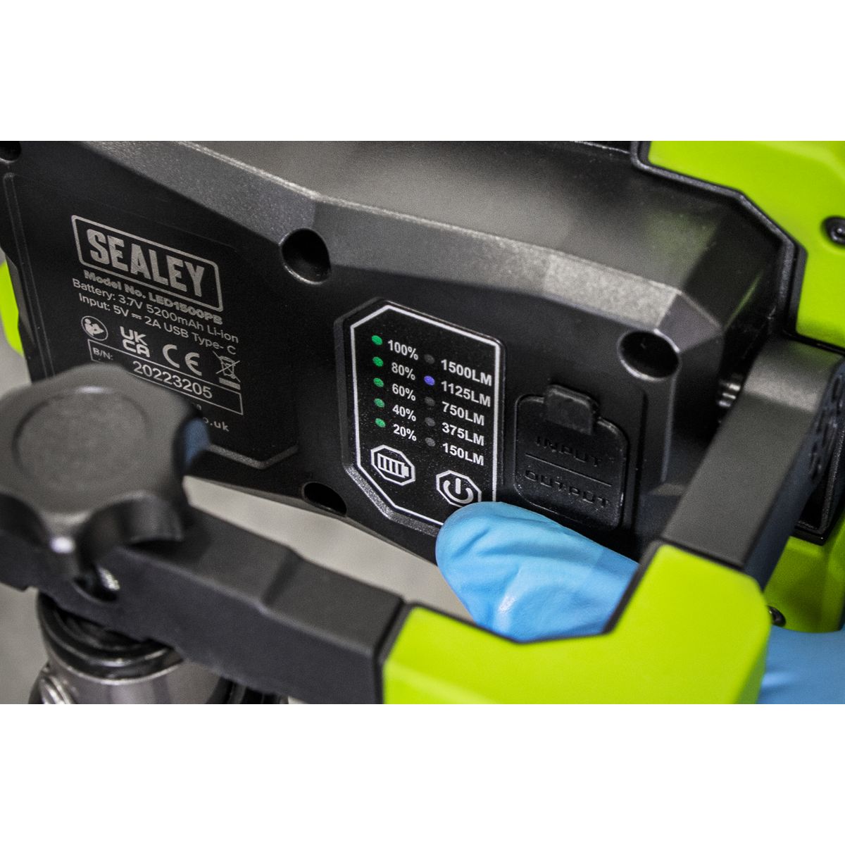 Sealey Portable Floodlight & Telescopic Tripod 15W COB LED - Image 9