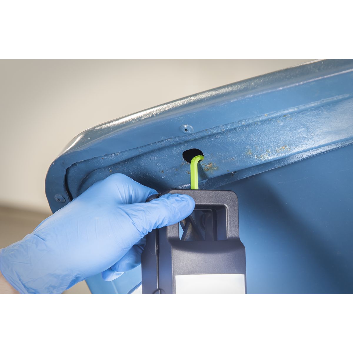 Sealey 3-in-1 Folding Floodlight 10W SMD LED - Image 9