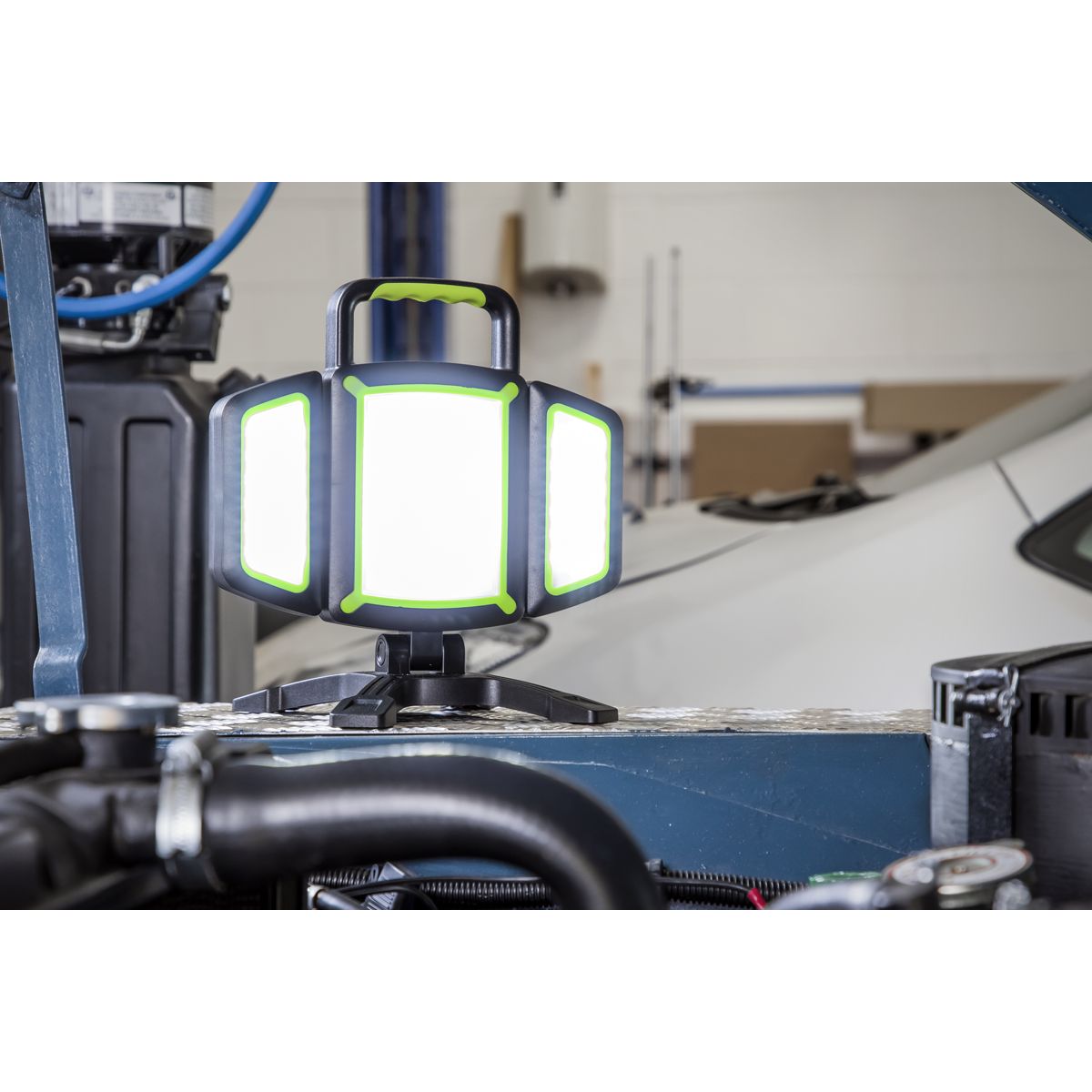 Sealey Rechargeable Flexible Floodlight 18W COB & 9W SMD LED - Image 8