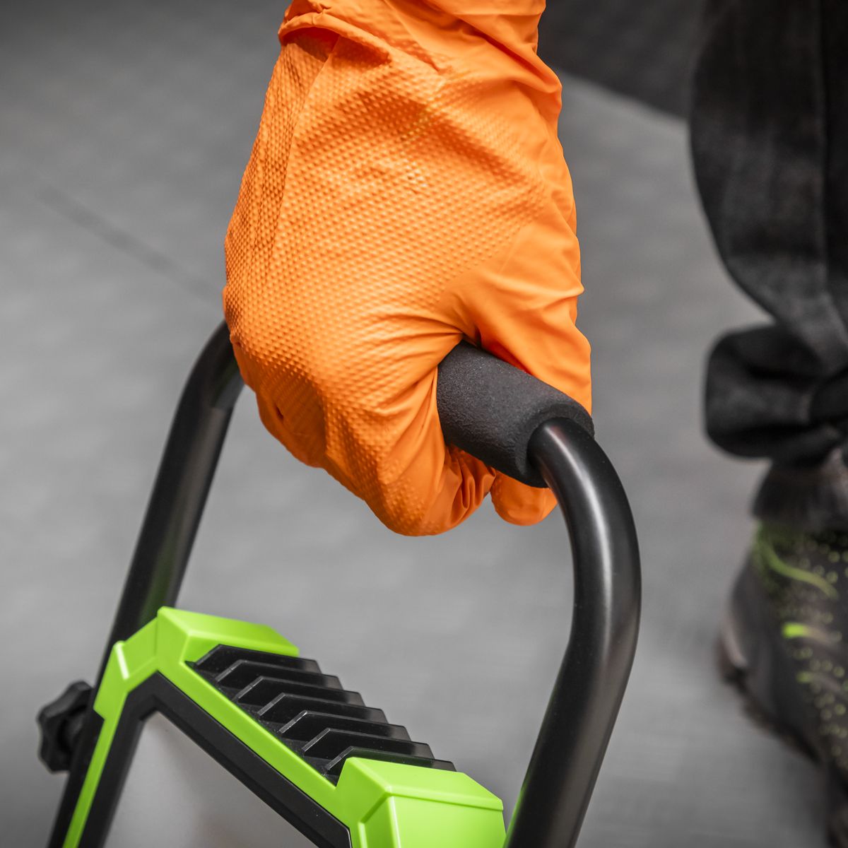 Sealey Portable Floodlight 24W SMD LED 230V - Image 7