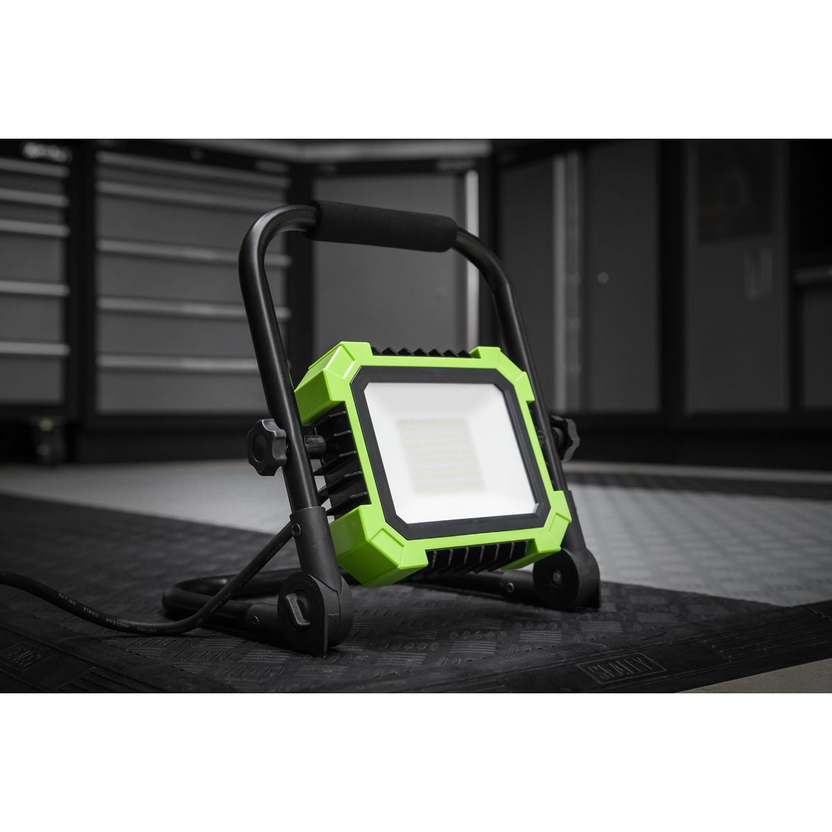 Sealey Portable Floodlight 24W SMD LED 230V - Image 8