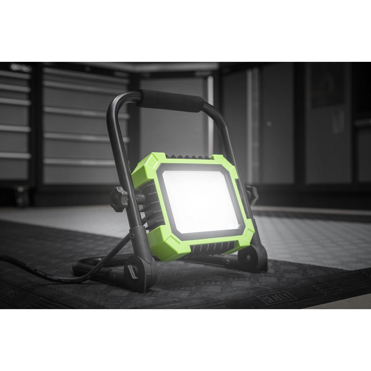 Sealey Portable Floodlight 24W SMD LED 230V - Image 9