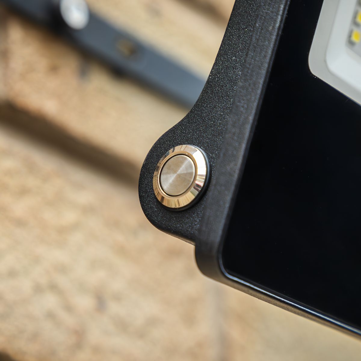 Sealey Extra-Slim Solar Floodlight with Wall Bracket 30W SMD LED - Image 6