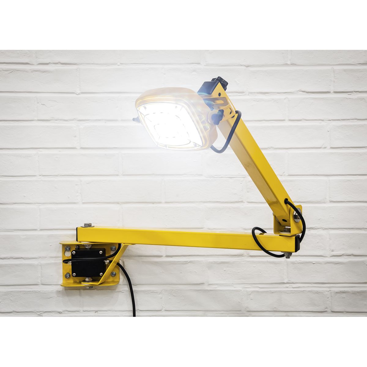Sealey Loading Bay Floodlight 30W SMD LED - Image 5