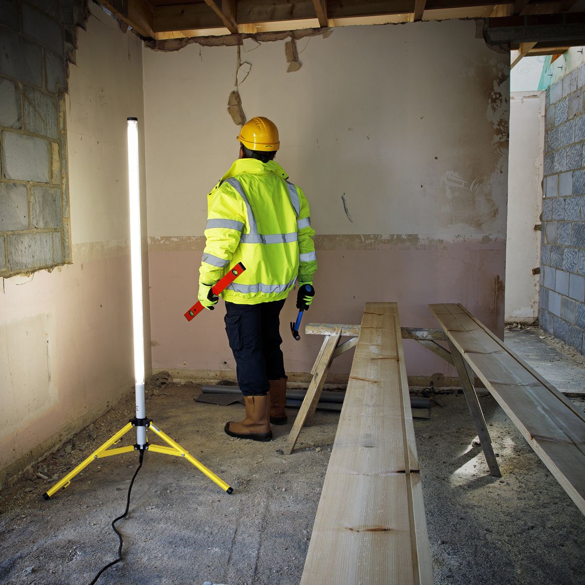 Sealey Slim Standing 360° Floodlight 60W SMD LED 110V - Image 7