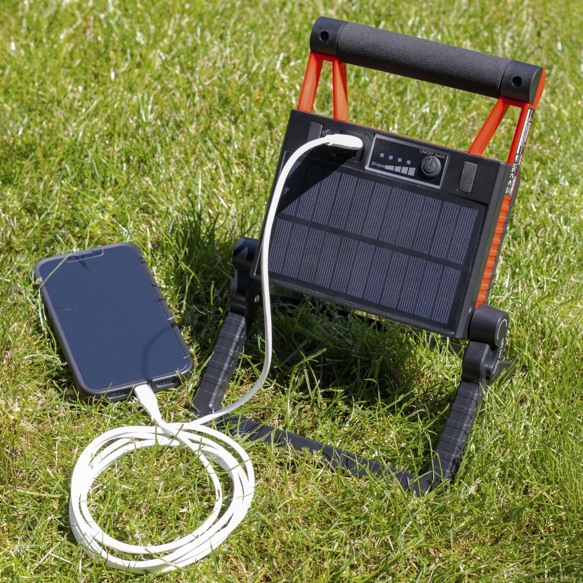 Sealey Rechargeable Solar Powered Portable Floodlight 15W COB LED - Image 2