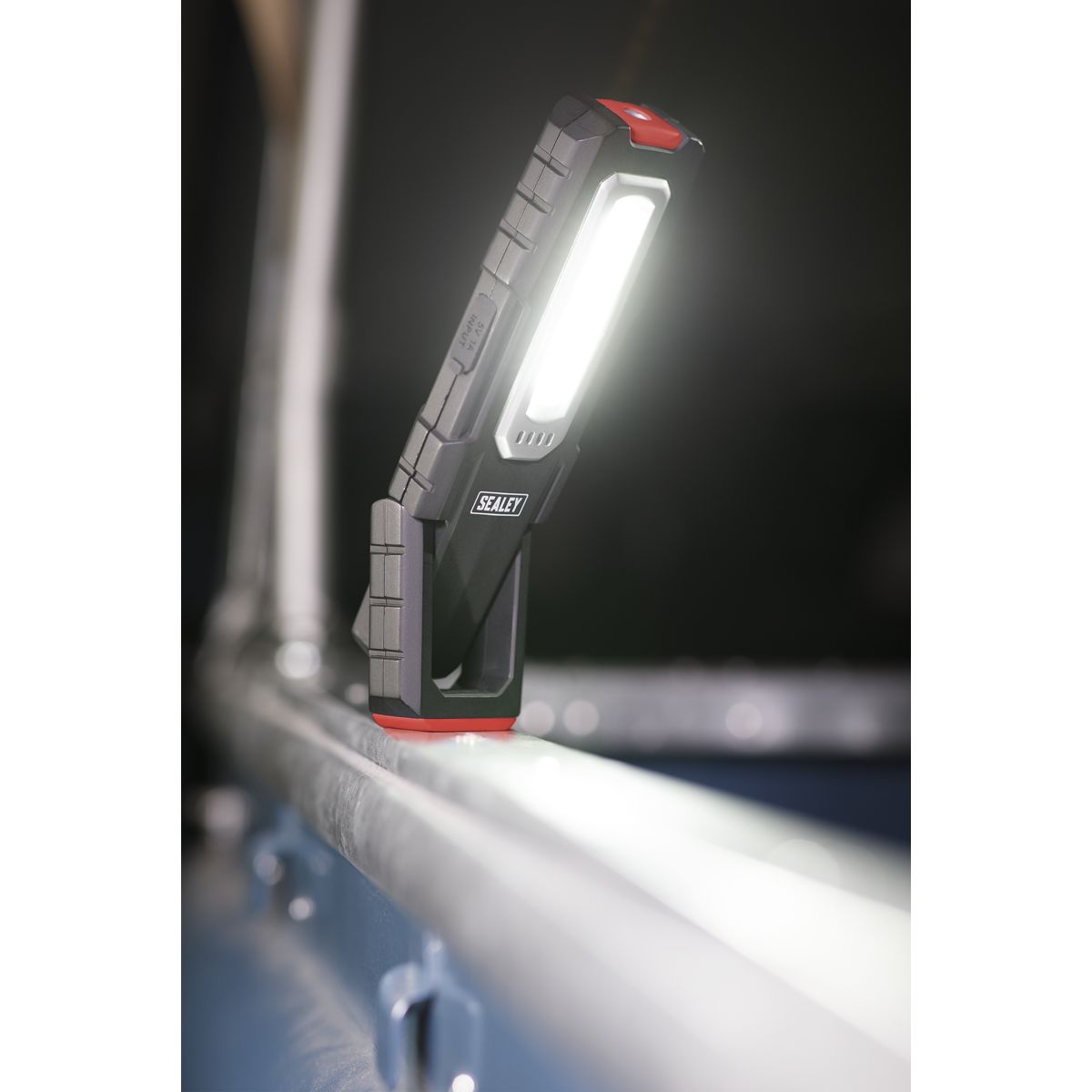 Sealey Wireless Rechargeable Inspection Light 5W COB & 1W SMD LED - Image 9