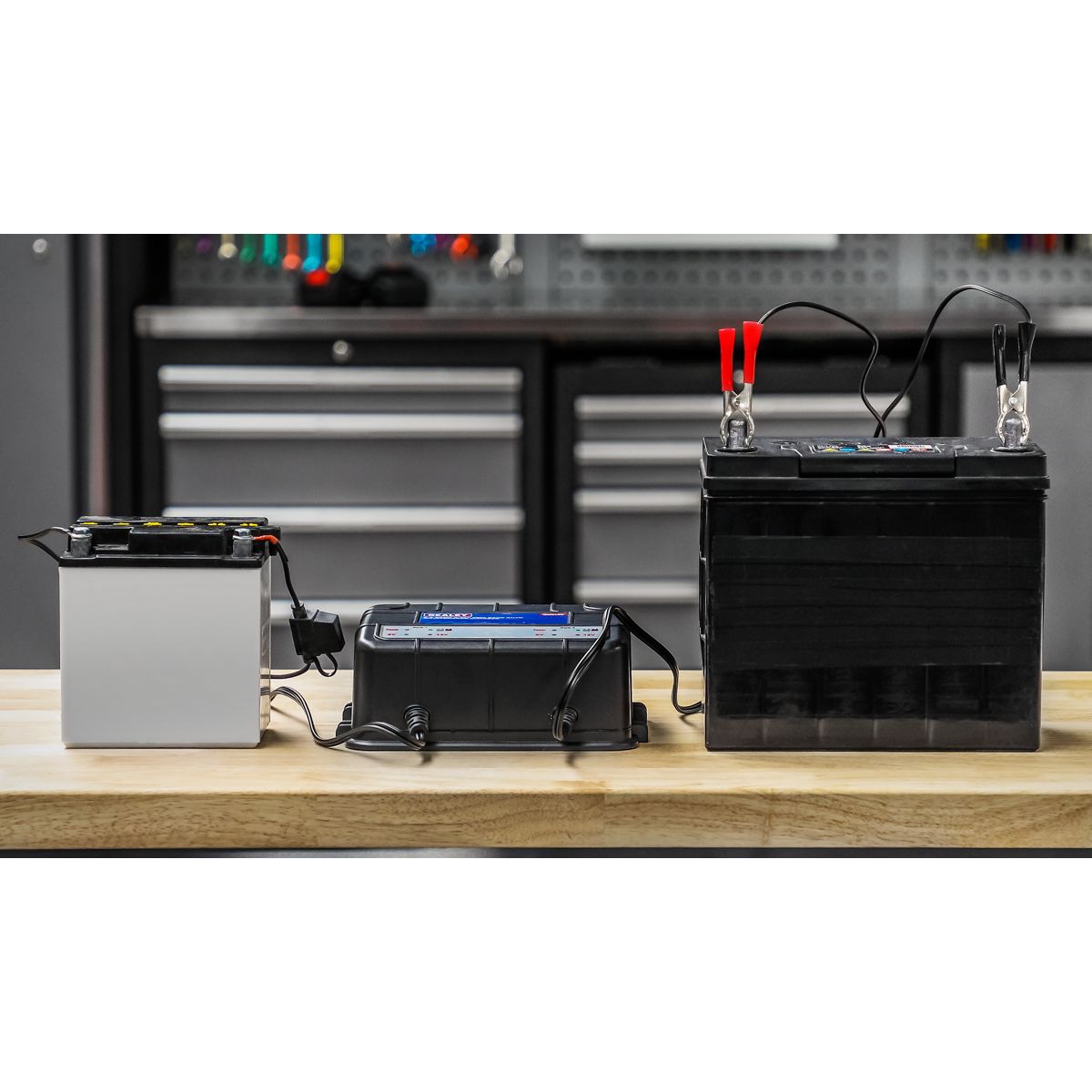 Sealey 6/12V Two Bank Auto Maintenance Charger 10A (2 x 5A) - Image 3