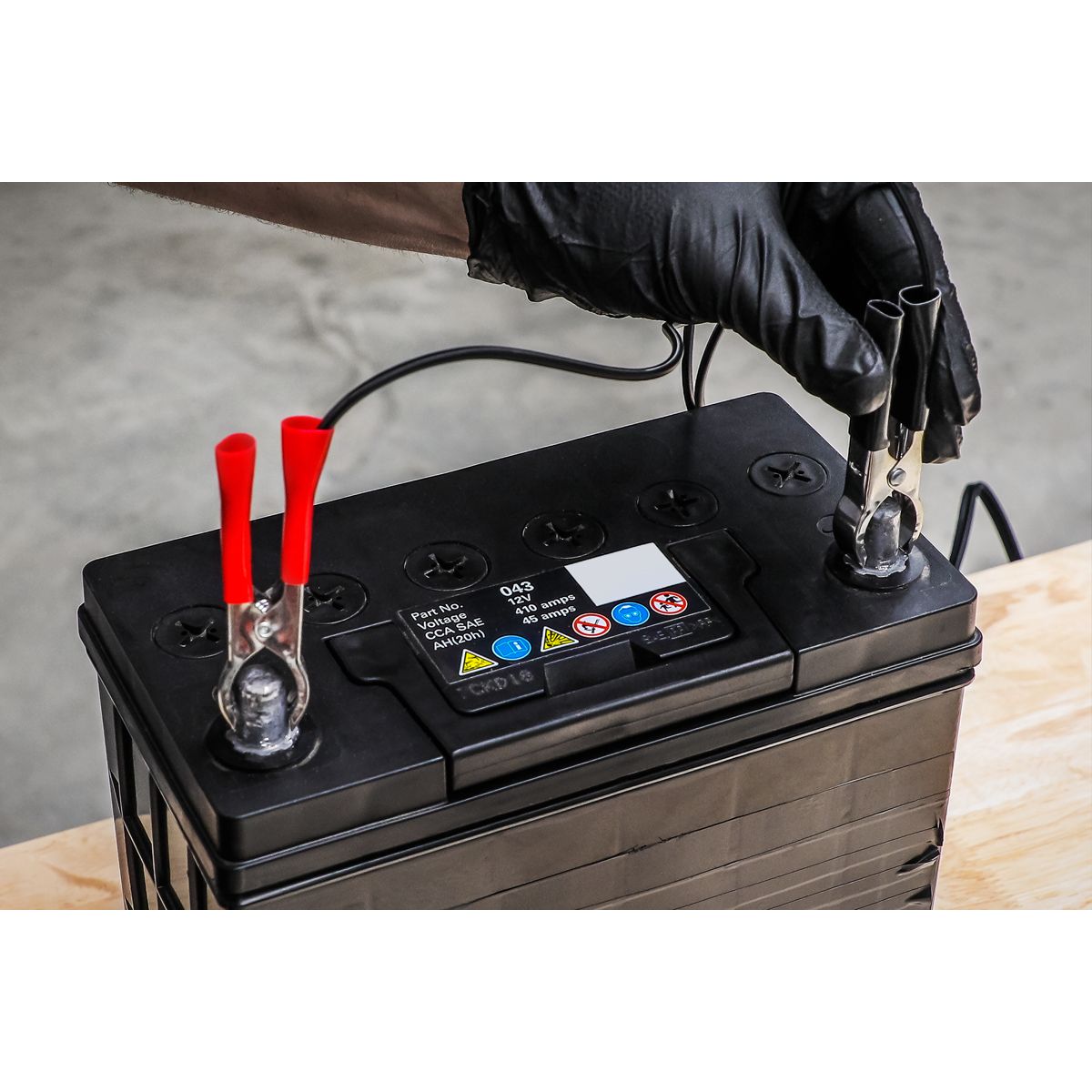 Sealey 6/12V Two Bank Auto Maintenance Charger 10A (2 x 5A) - Image 4