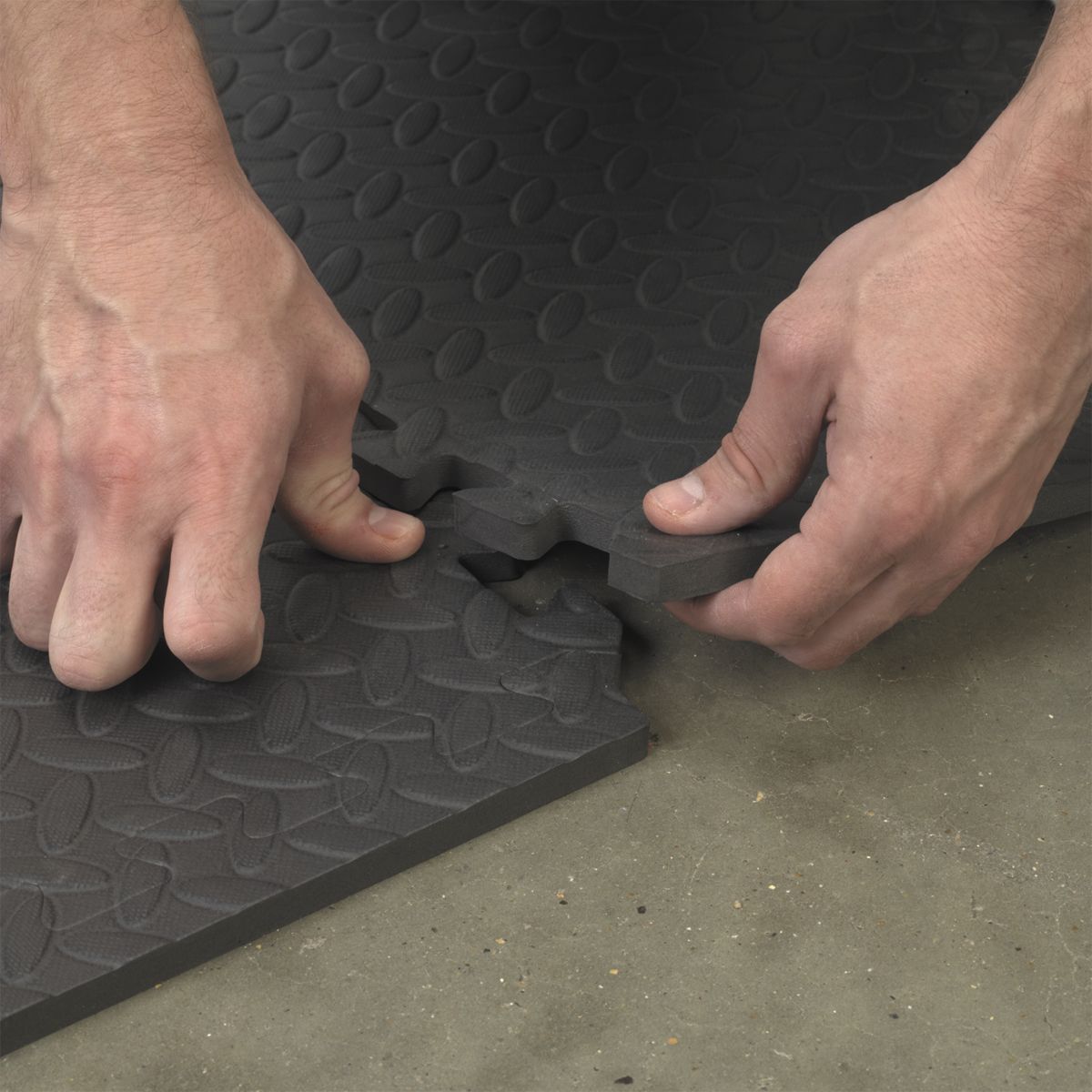 Sealey Interlocking EVA Foam Workshop Mat Set 1200 x 1800mm - Image 3