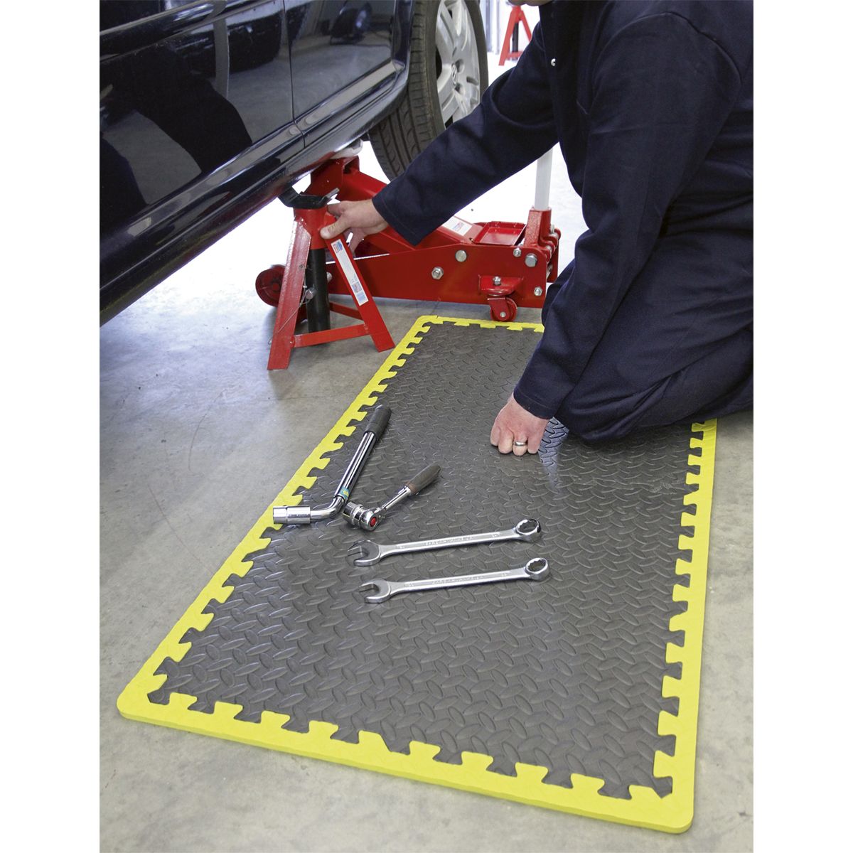 Sealey Interlocking EVA Foam Workshop Mat Set with Hi-Vis Edges 1240 x 1825mm - Image 2