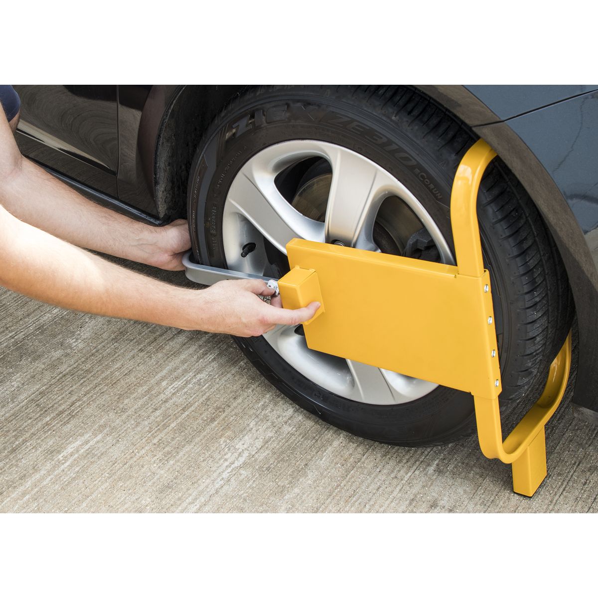 Sealey Wheel Clamp with Lock & Key - Image 6