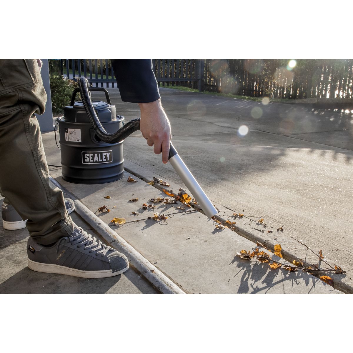 Sealey 3-in-1 Ash Vacuum Cleaner 20L 1200W/230V - Image 5