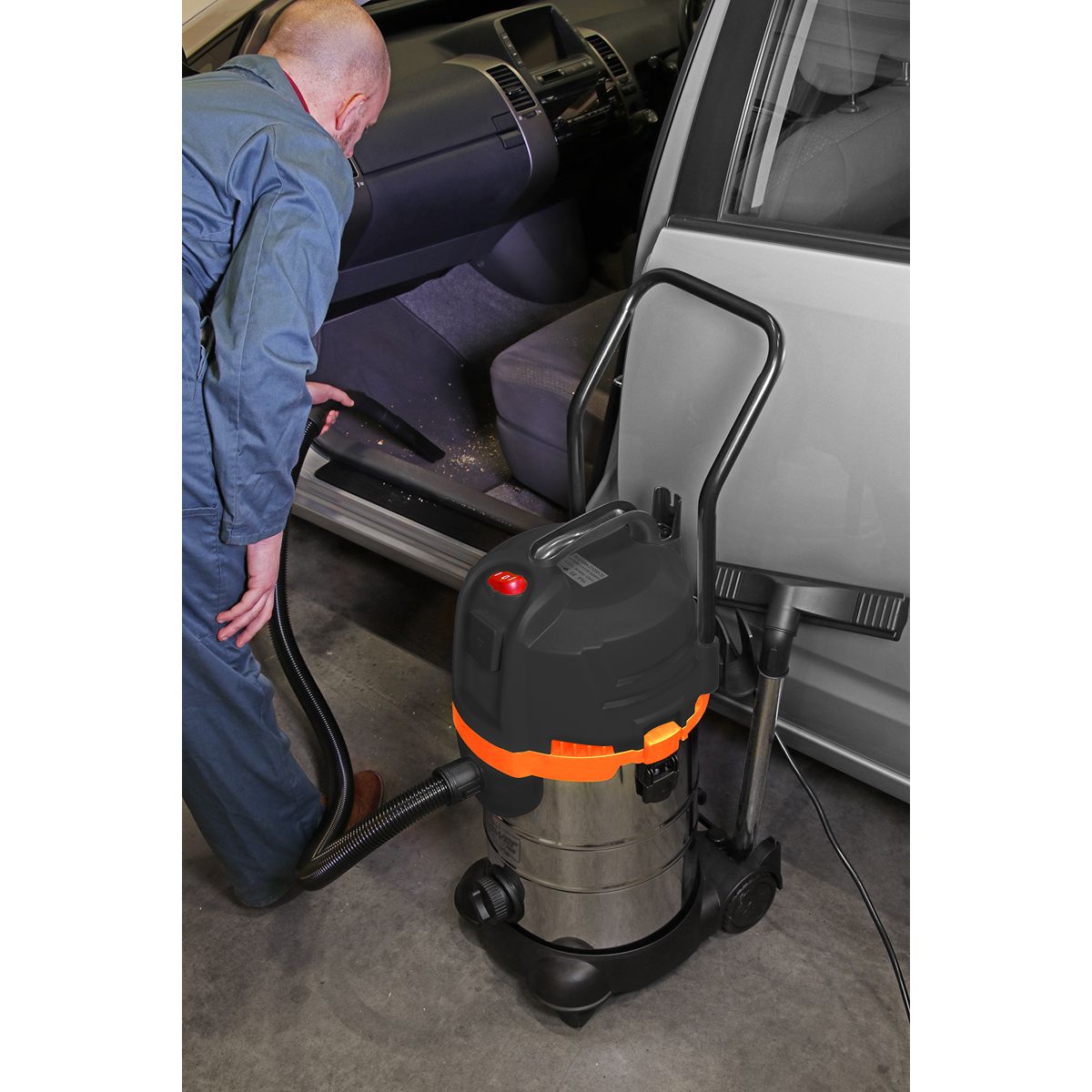 Sealey Vacuum Cleaner Cyclone Wet & Dry Double Stage 30L 1200W/230V - Image 6