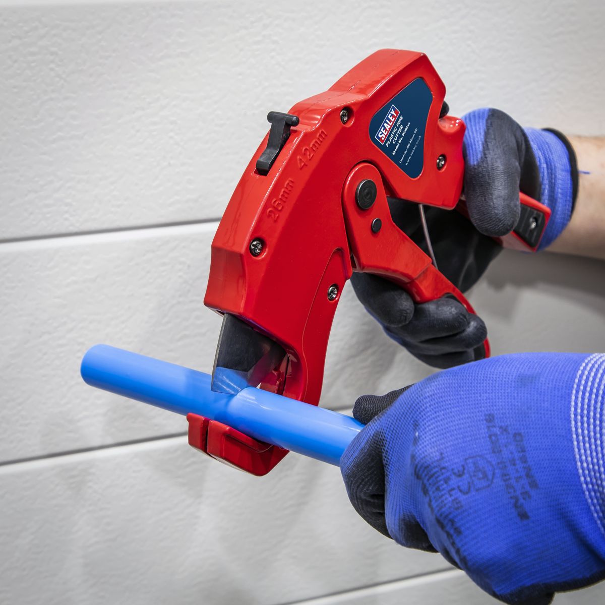 Sealey Plastic Pipe Cutter 6-42mm Capacity OD - Image 2