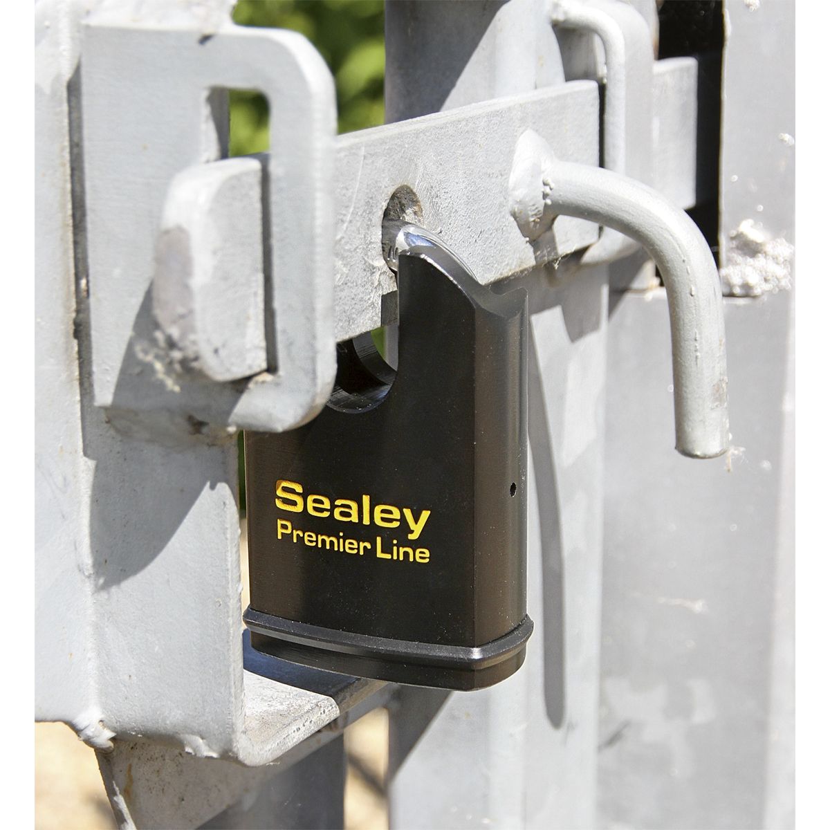 Sealey Premier Steel Body Padlock Shrouded Shackle 61mm - Image 4