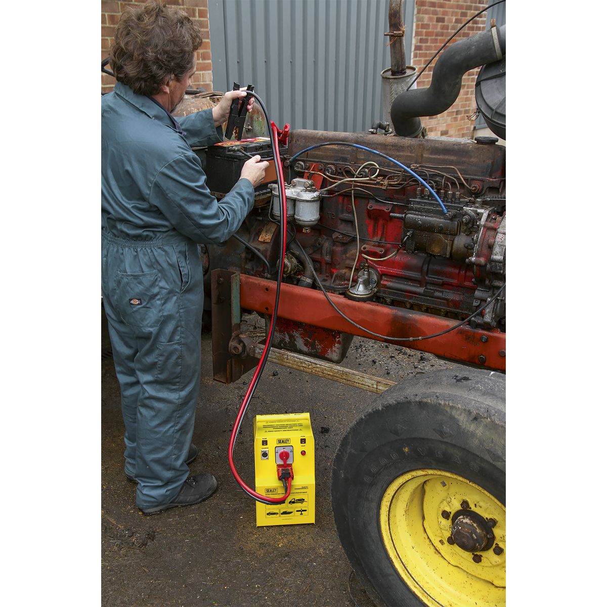 Sealey 12/24V Emergency Jump Starter 500hp Start - Image 3