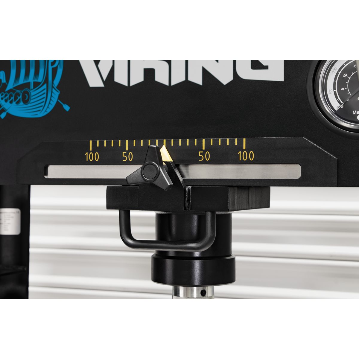 Sealey Viking Floor Type Air/Hydraulic Press with Sliding Ram & Foot Pedal 30 Tonne - Image 7