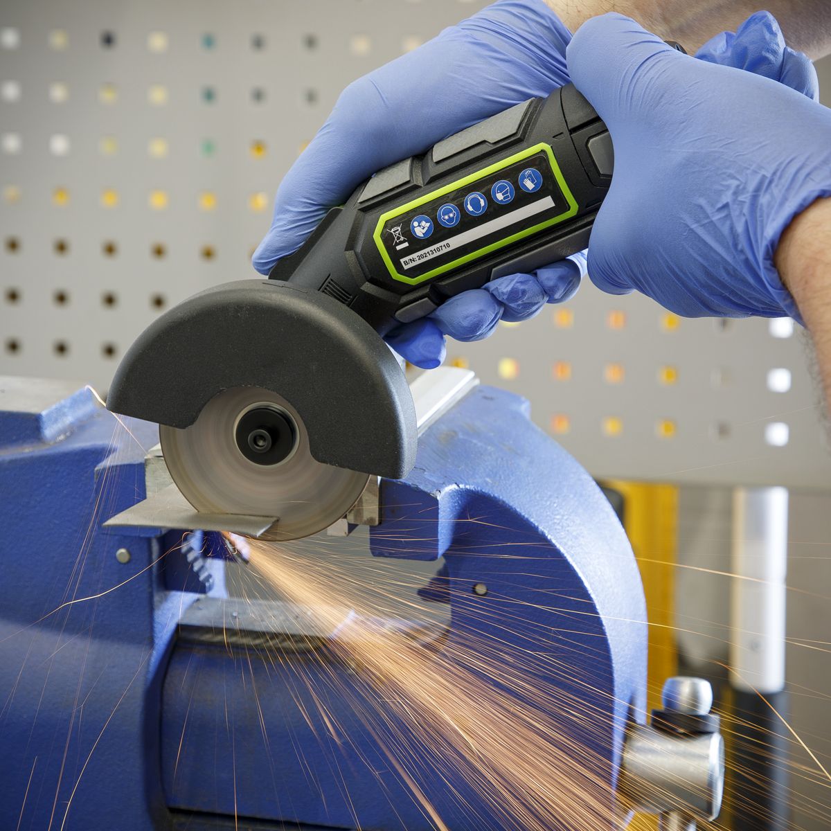 Sealey 115 x 1.2mm Cutting Disc 22mm Bore - Pack of 100 - Image 6