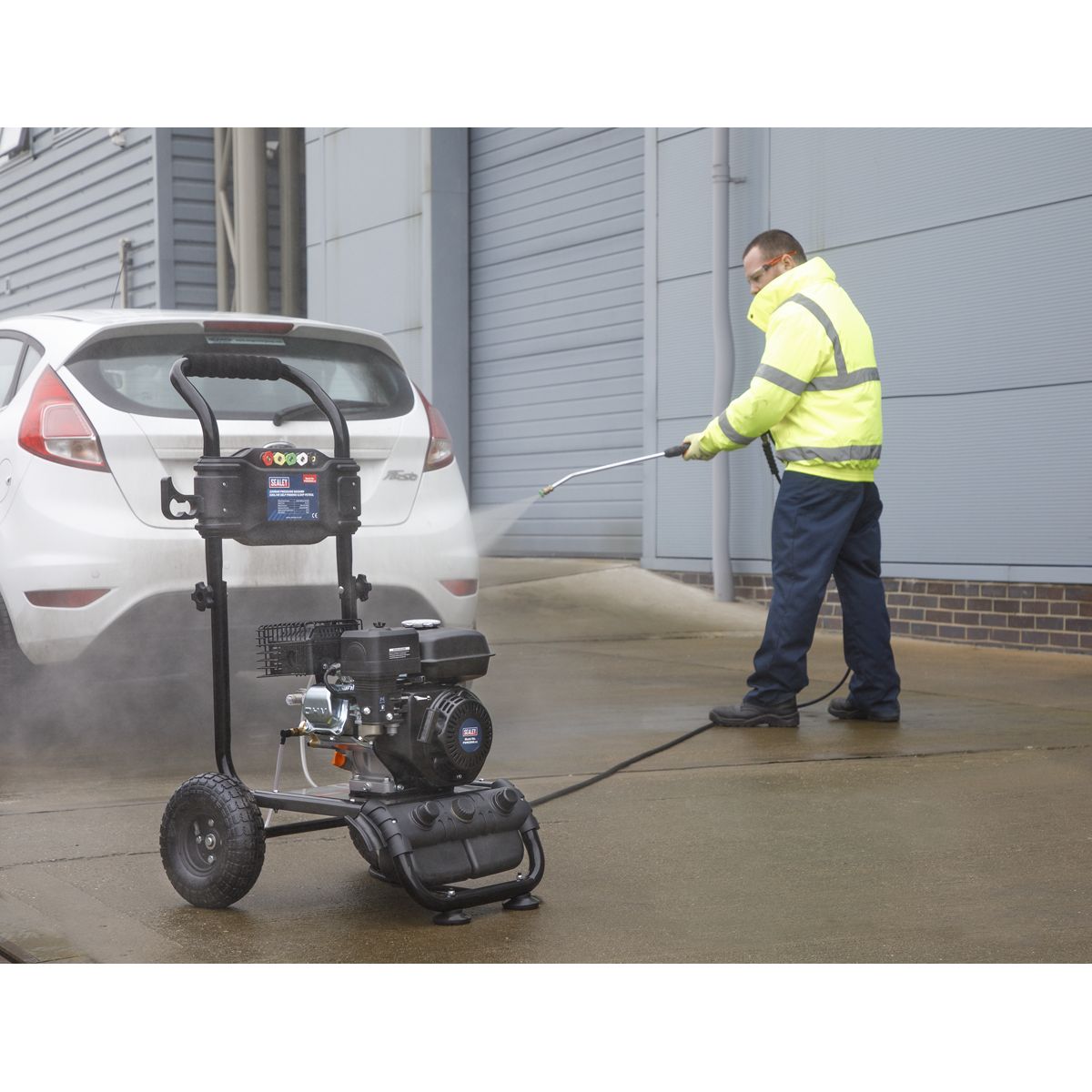Sealey Pressure Washer 220bar 540L/hr 6.5hp - Petrol - Image 3