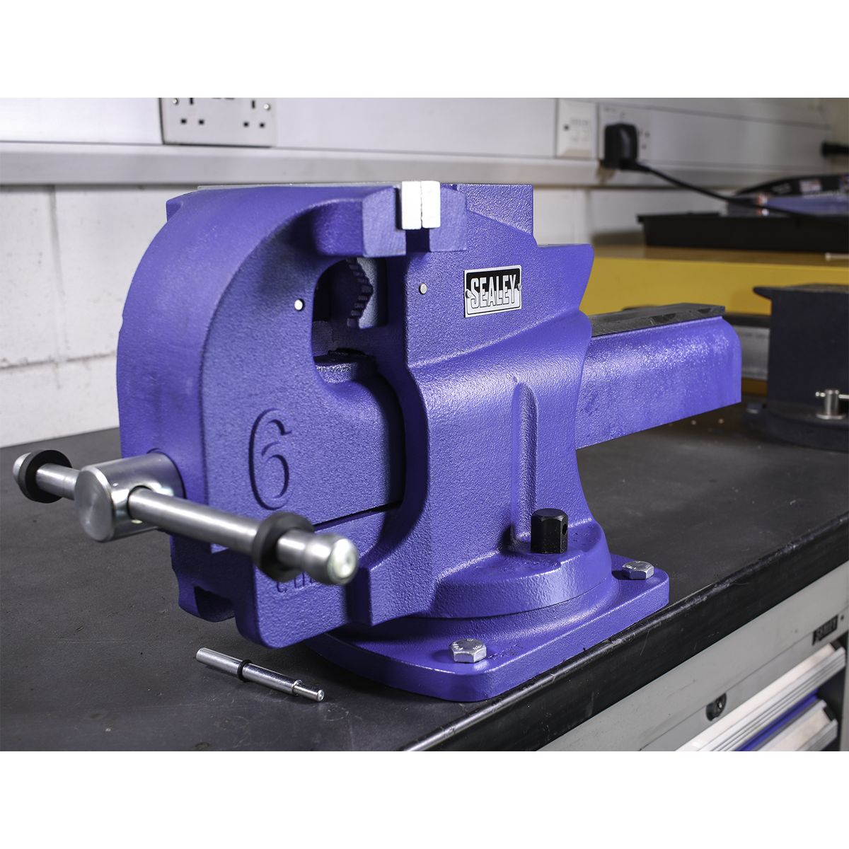 Sealey Quick Action Cast Iron Vice with Swivel Base 150mm - Image 6