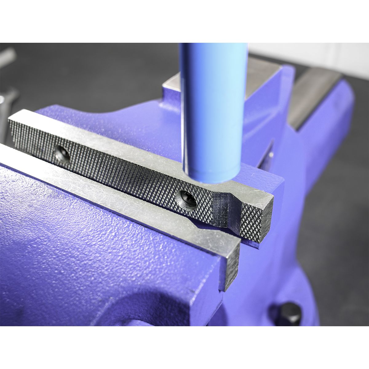 Sealey Quick Action Cast Iron Vice with Swivel Base 200mm - Image 5