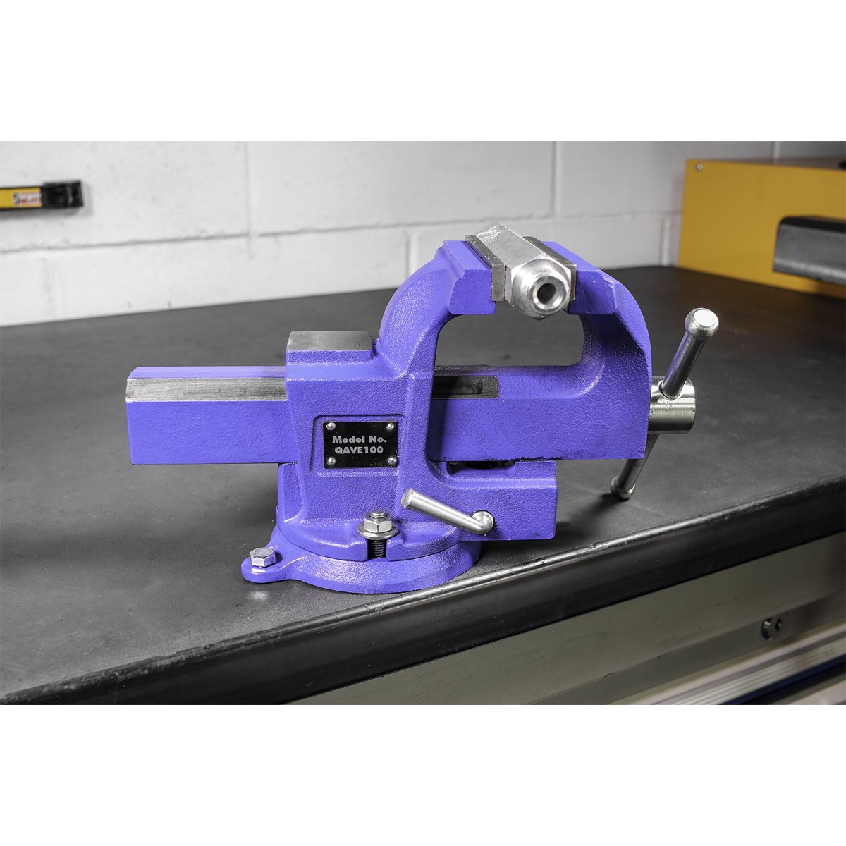 Sealey Quick Action SG Iron Vice with Swivel Base 100mm - Image 3