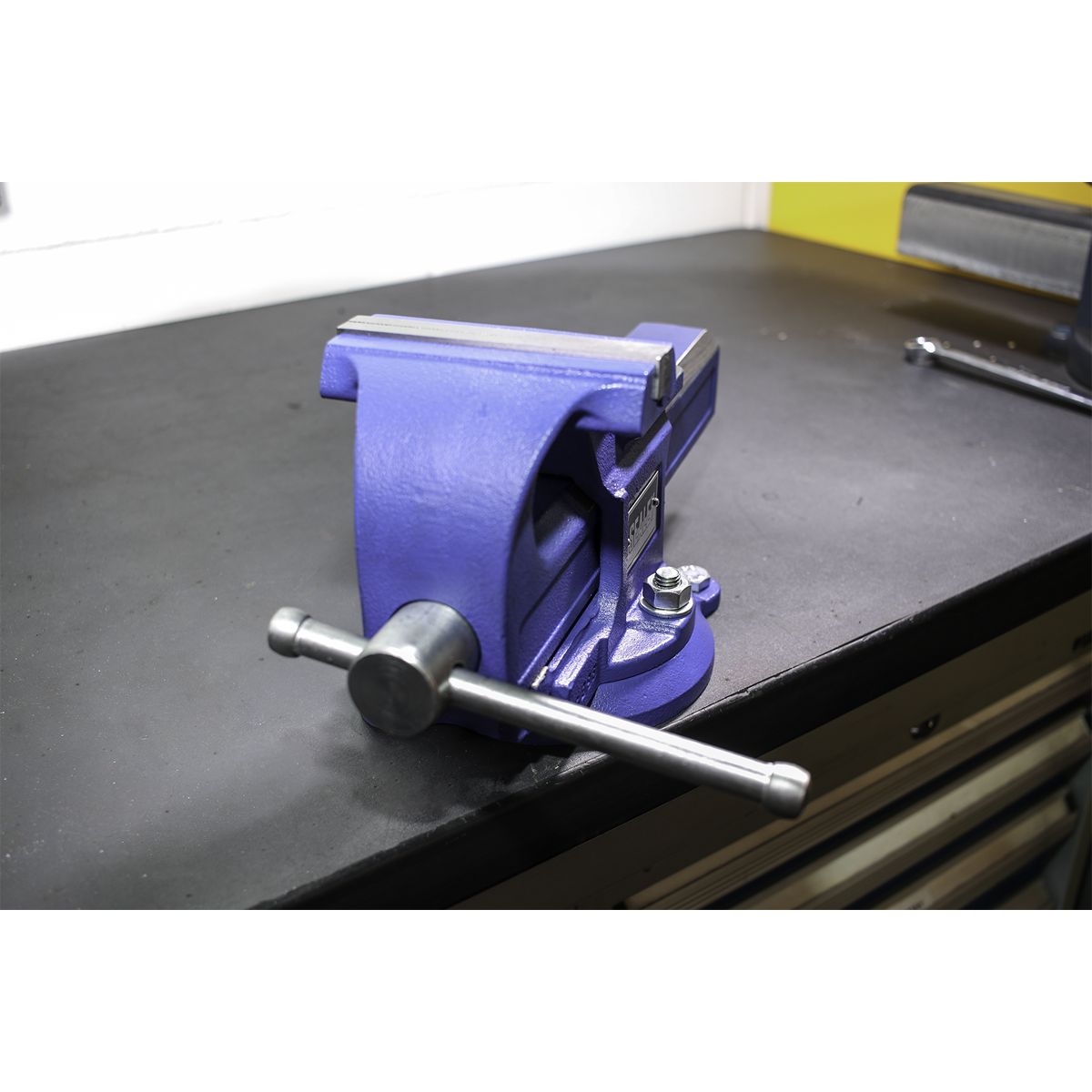 Sealey Quick Action SG Iron Vice with Swivel Base 125mm - Image 6