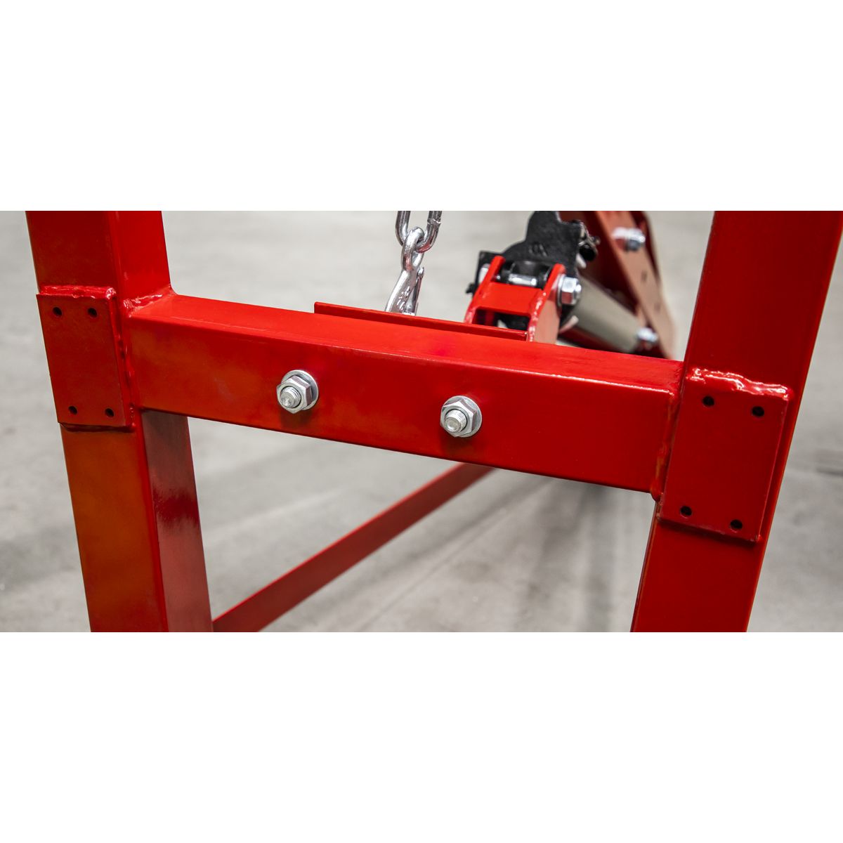 Sealey Long Reach Engine Crane with Extendable Legs 1 Tonne - Image 3