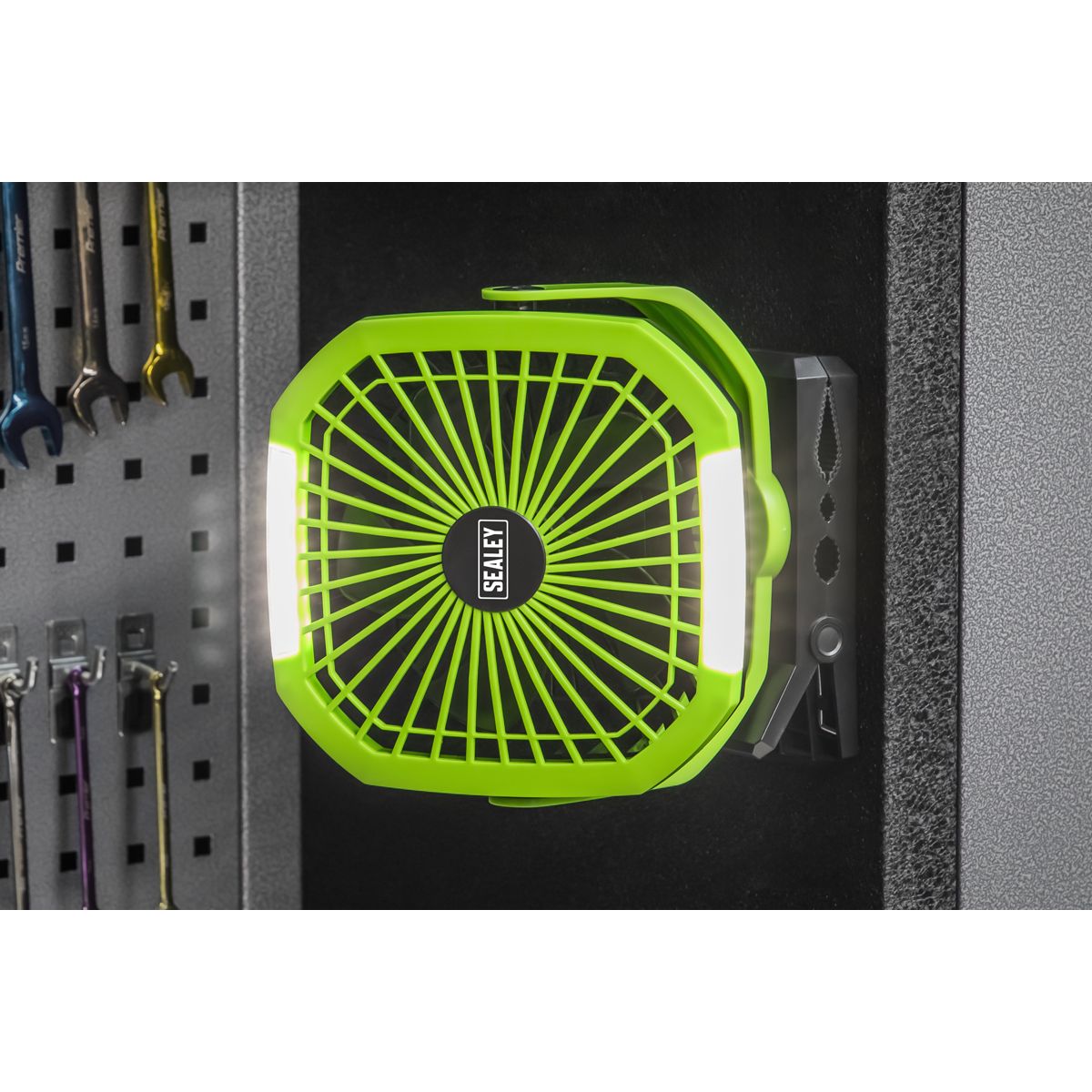 Sealey 4-Speed Portable Clip Fan with Worklight 8" - Image 10