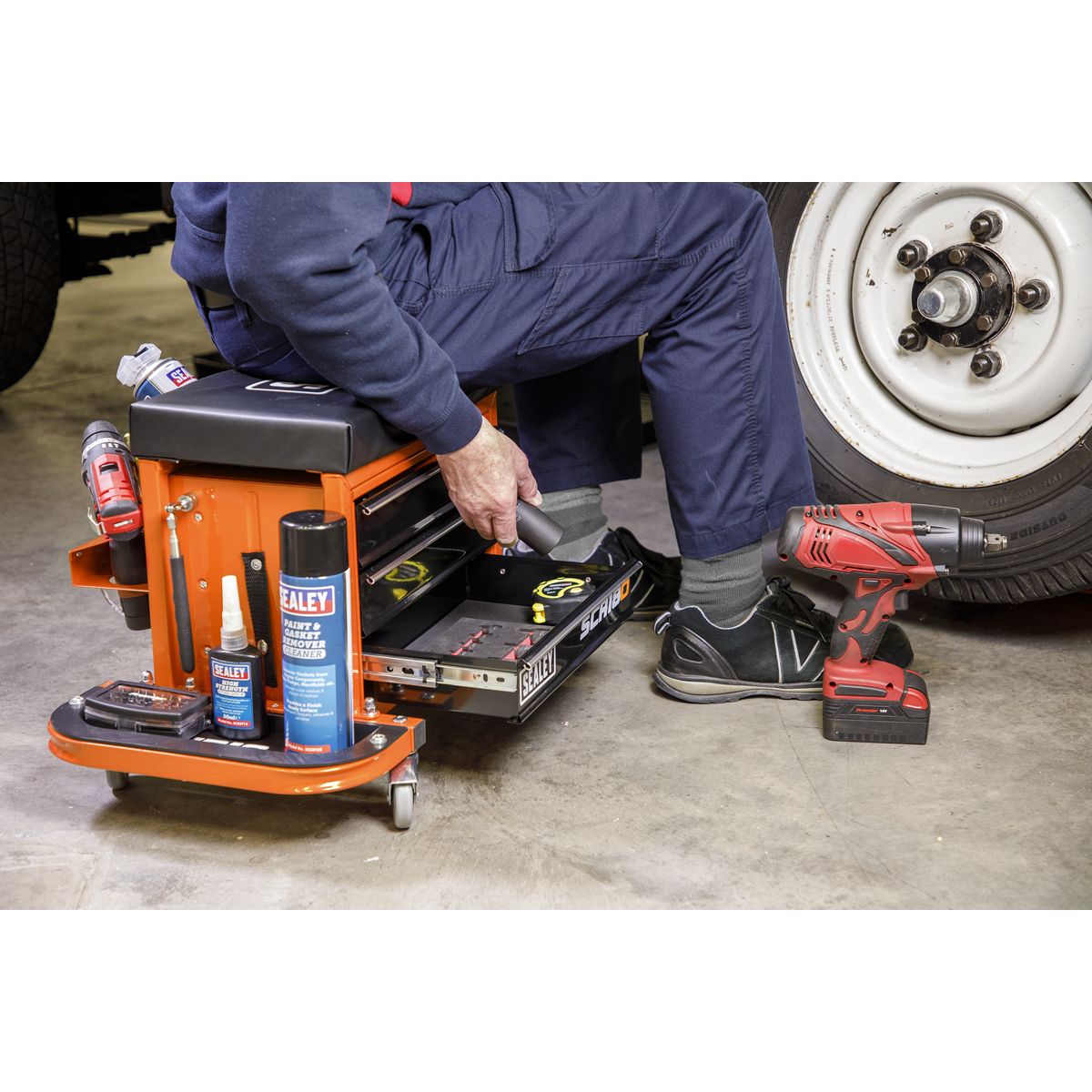 Sealey Mechanic's Utility Seat & Toolbox - Orange - Image 6
