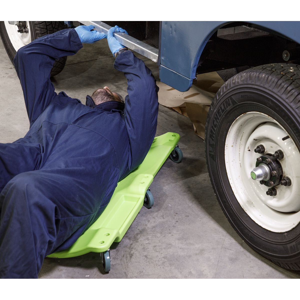 Sealey Composite Creeper with 6 Wheels - Hi-Vis Green - Image 2