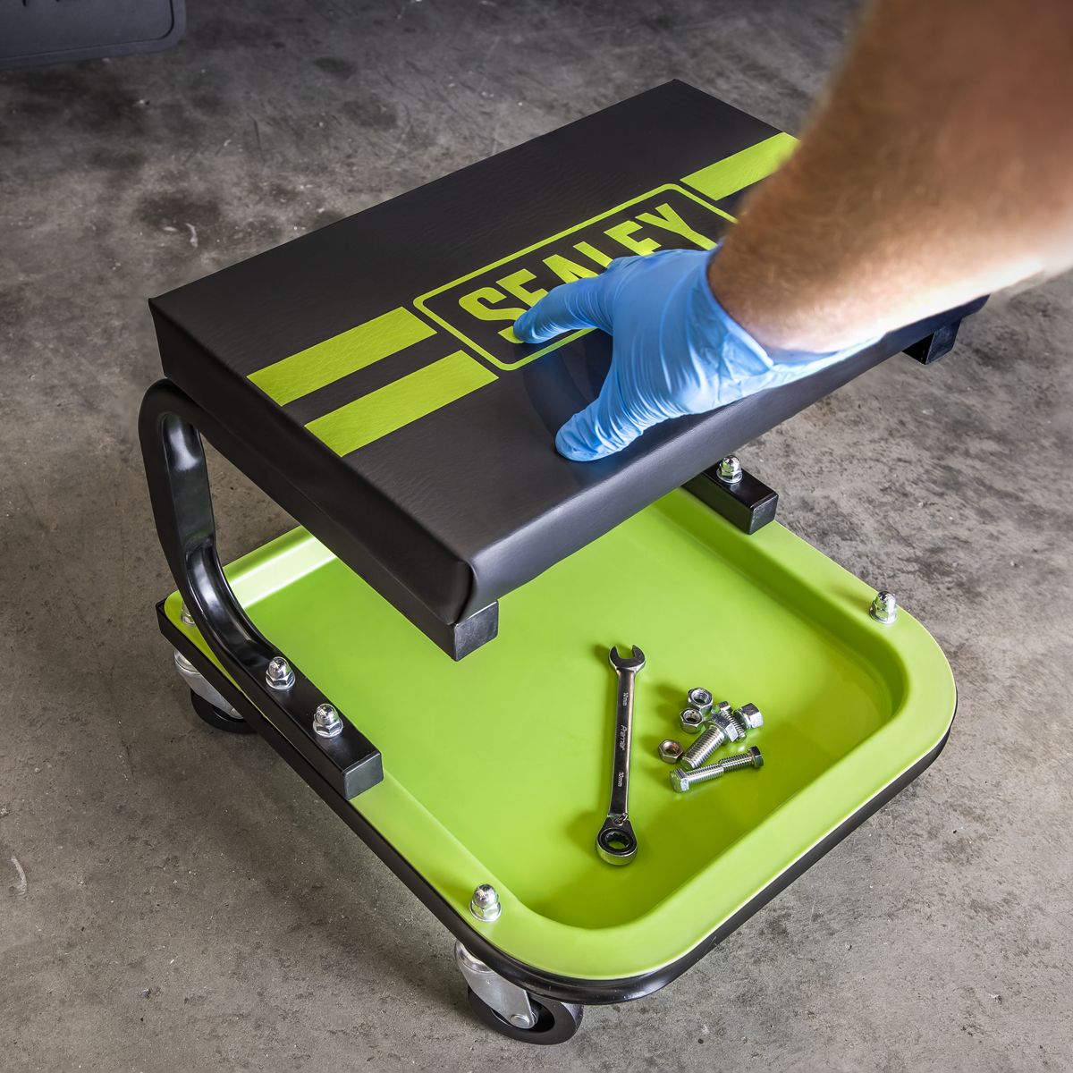 Sealey Mechanic's Deluxe Utility Seat - Green - Image 5