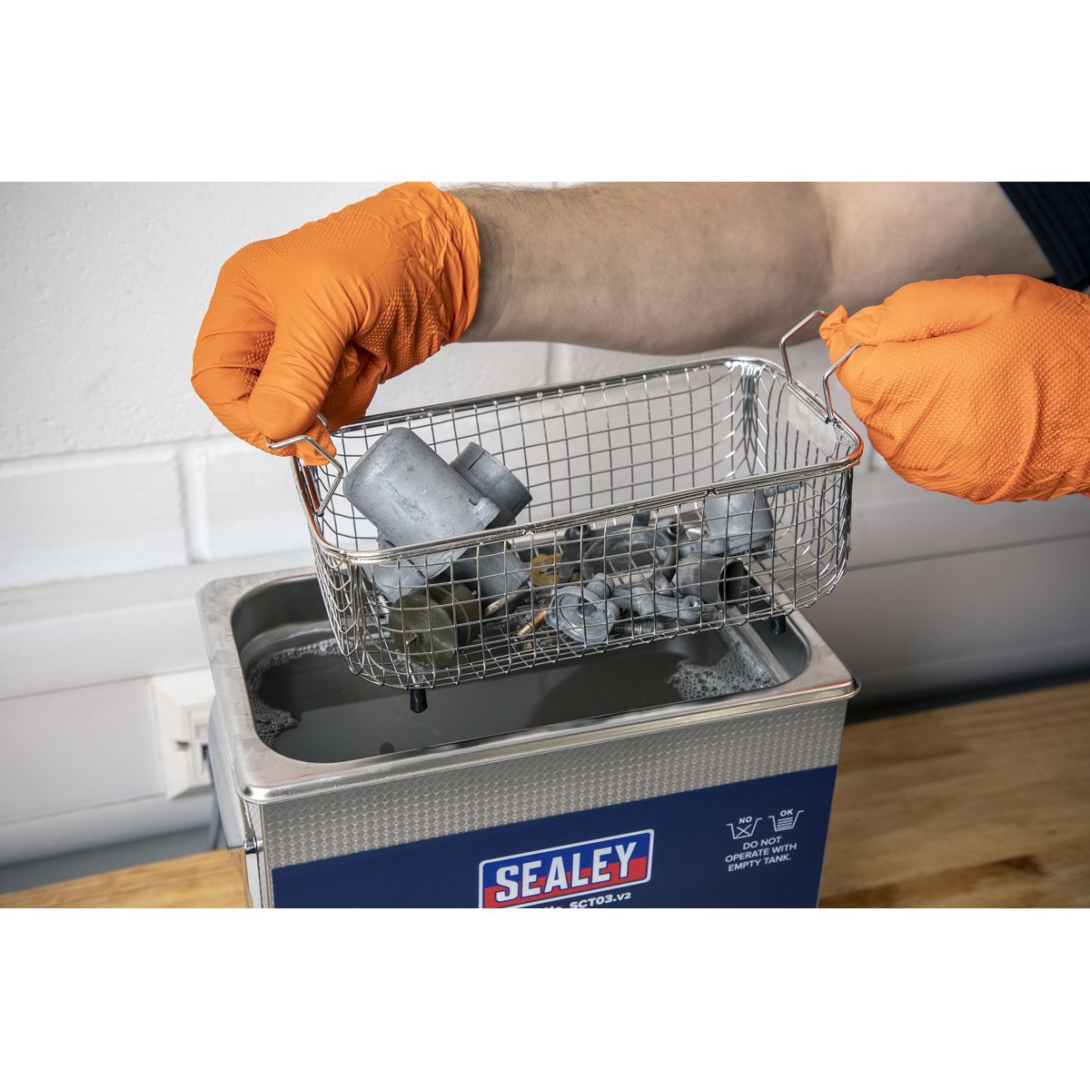 Sealey Ultrasonic Cleaning Fluid 5L - Image 5