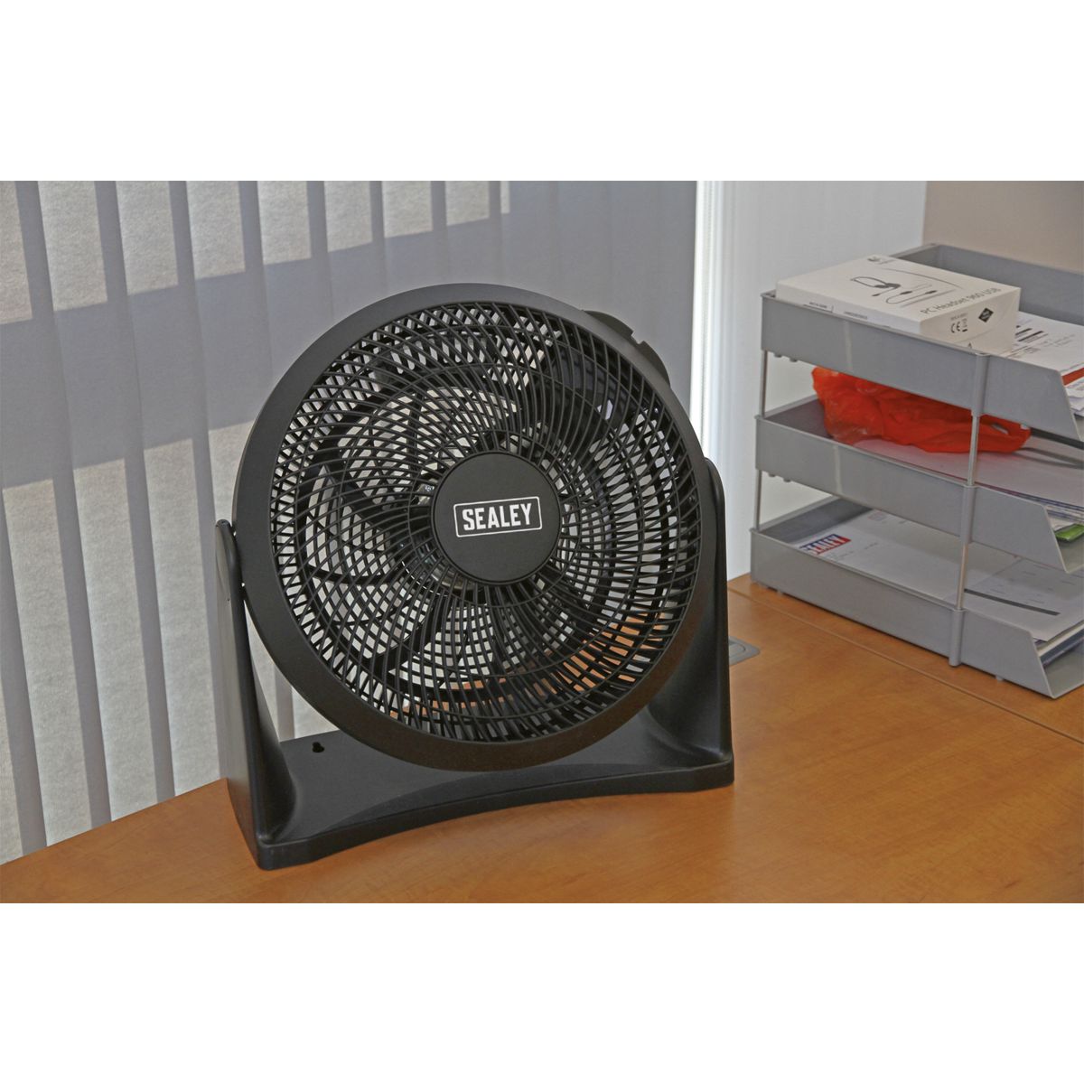 Sealey 3-Speed Desk/Floor Fan 12" 230V - Image 3