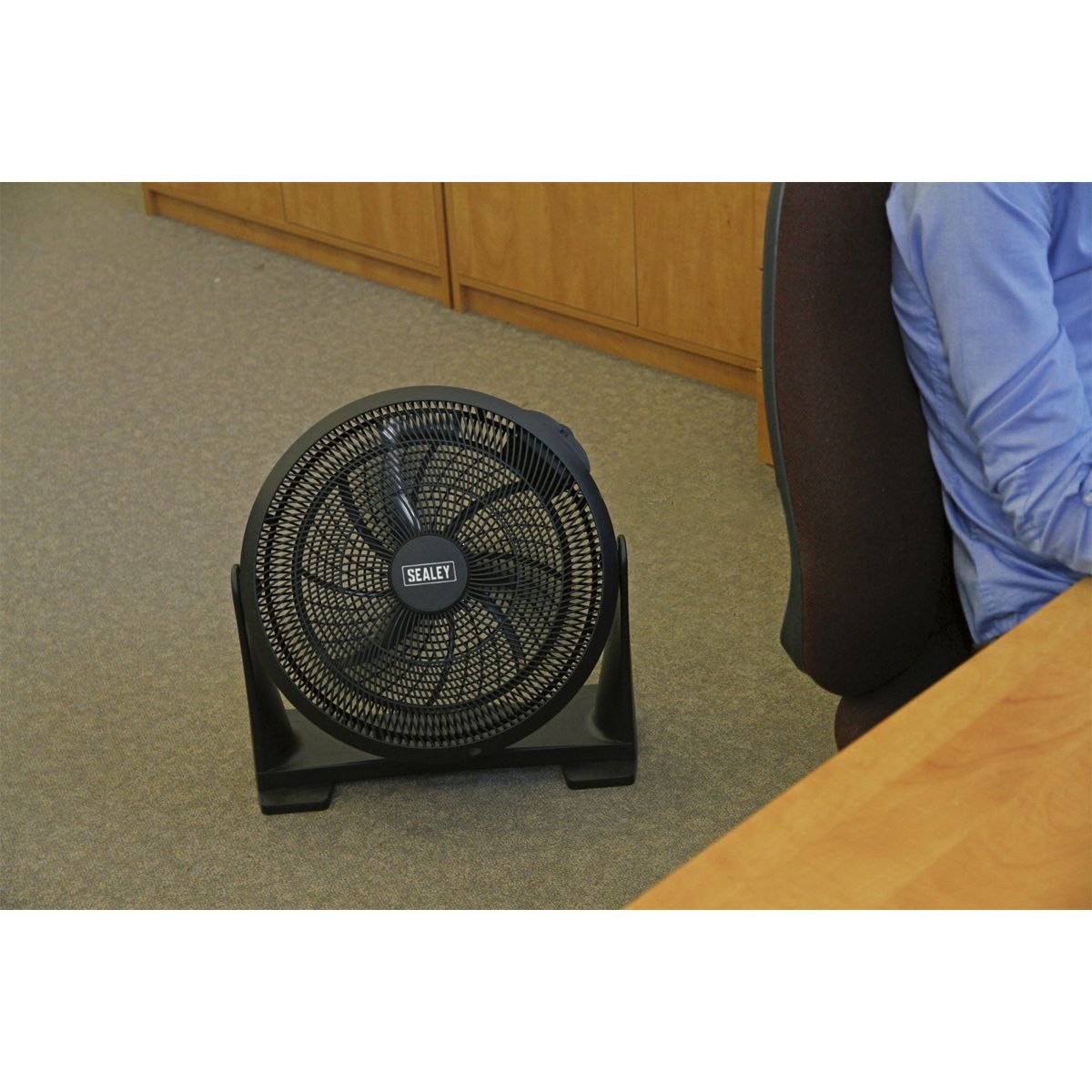 Sealey Desk/Floor Fan 3-Speed 16" 230V - Image 2