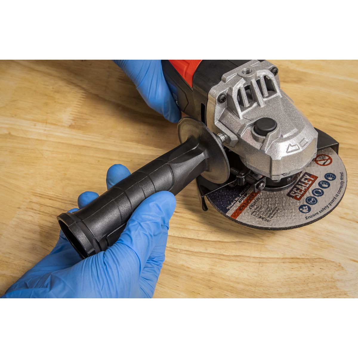 Sealey 115mm Angle Grinder 750W/230V - Image 6