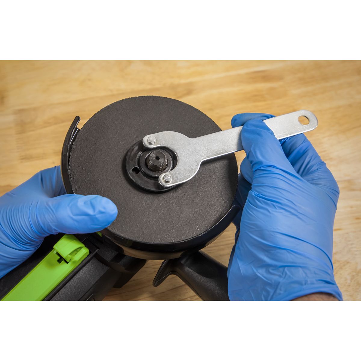 Sealey Angle Grinder 115mm 750W/230V - Image 7