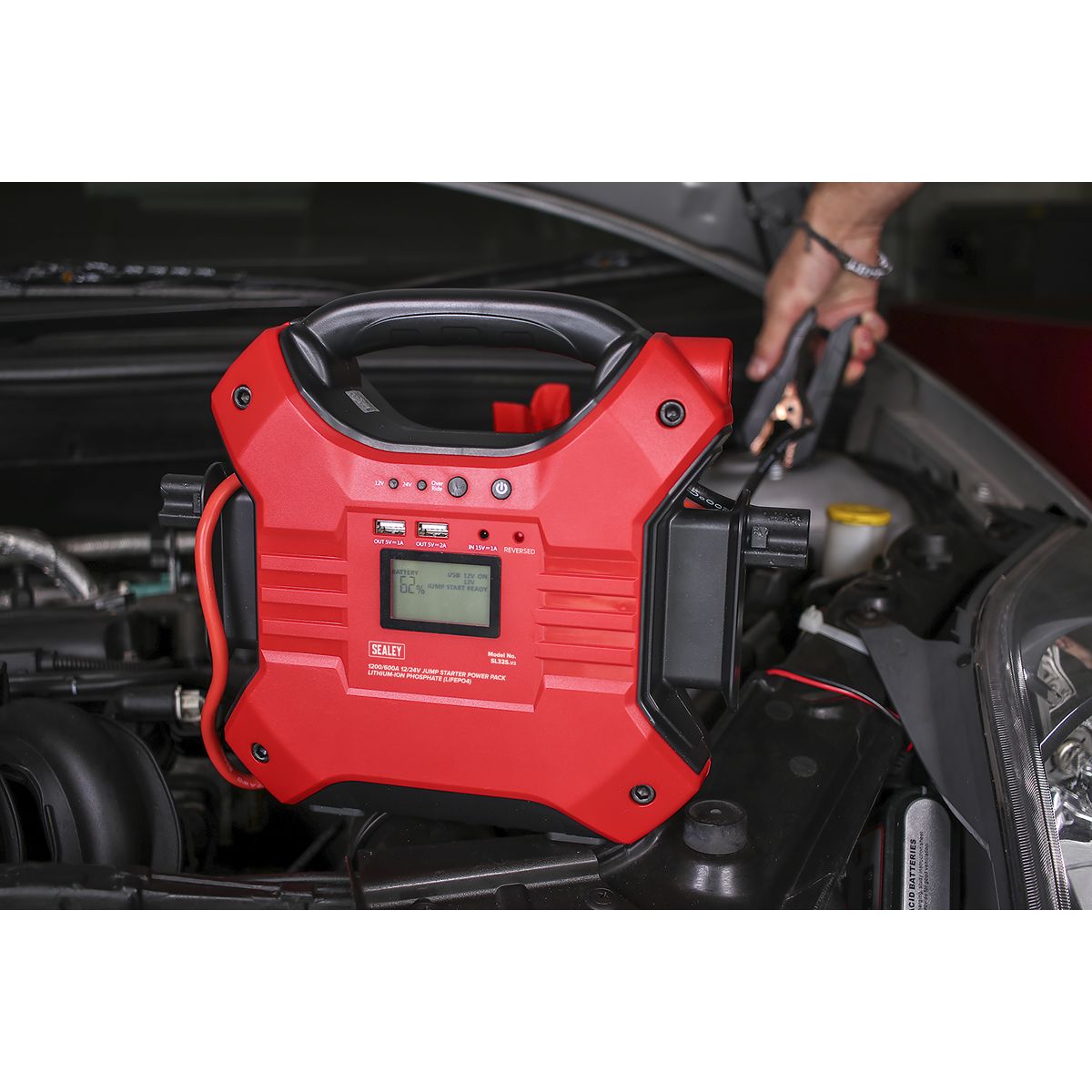 Sealey 12/24V Jump Starter Power Pack Lithium-ion Phosphate (LiFePo4) 1200/600 Peak Amps - Image 6