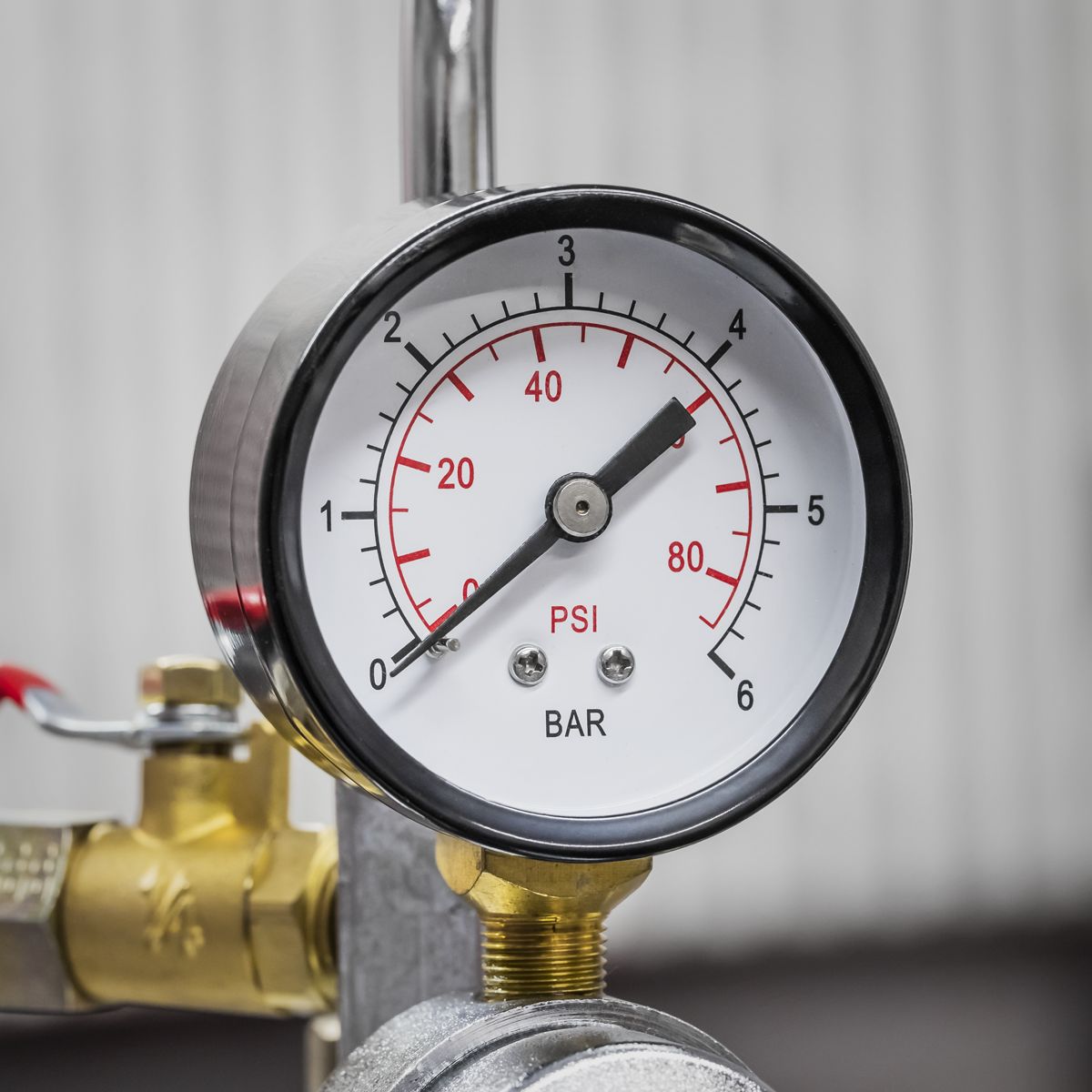 Sealey Pressure Pot System with Spray Gun & Hoses 1.8mm Set-Up - Image 5