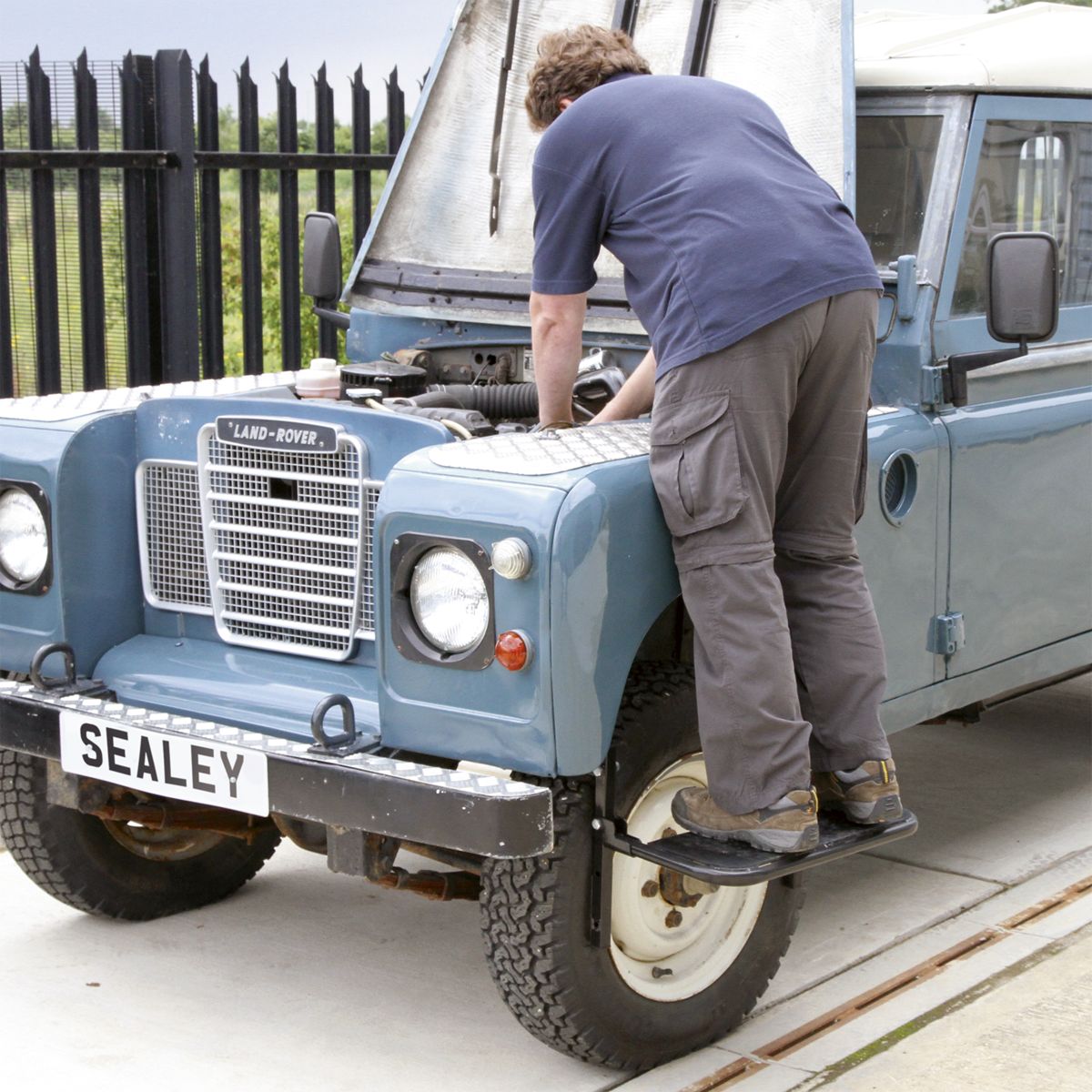 Sealey Folding Wheel Step - Image 5