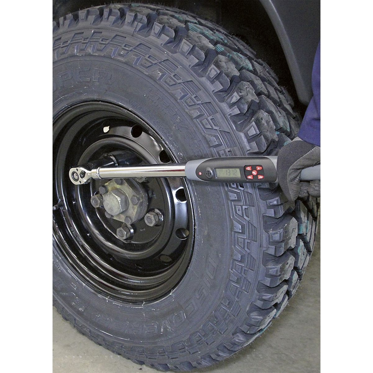 Sealey Premier Digital Torque Wrench with Angle Function 1/2"Sq Drive 20-200Nm - Image 3