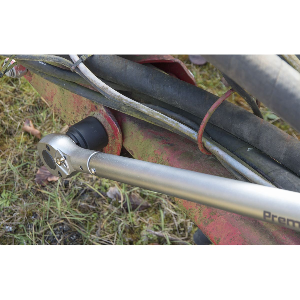 Sealey Premier Calibrated Micrometer Style Torque Wrench 3/4"Sq Drive 150-800Nm - Image 5