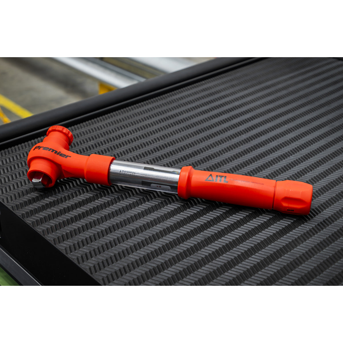 Premier Insulated Torque Wrench 1/2"Sq Drive 12-60Nm STW804